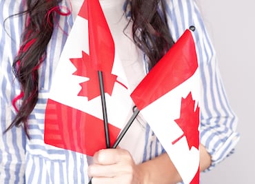 ¿Esperarías hasta 50 años? Requisitos para obtener la residencia permanente de Canadá por vía humanitaria