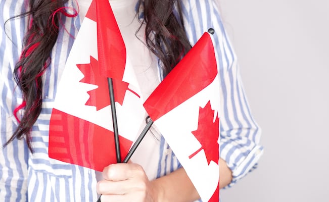 ¿Esperarías hasta 50 años? Requisitos para obtener la residencia permanente de Canadá por vía humanitaria