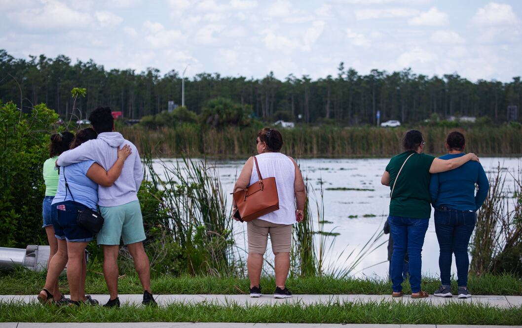 Accidente mortal en Fort Myers: Cinco jóvenes identificadas tras automóvil que se estrella y cae al agua (Andrew West/The News-Press via AP)
