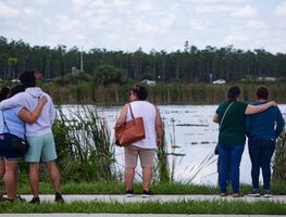 Tragedia en Florida: Cinco jóvenes mueren tras caer a un lago en su automóvil