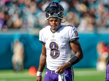 Lamar Jackson cierra contrato millonario con los Baltimore Ravens