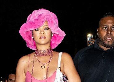 Rihanna luce vestido transparente y es captada en romance con A$AP Rocky