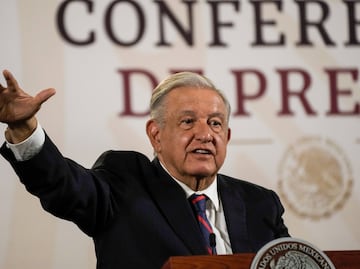 AMLO atribuye a "factores externos" la caída de los mercados tras las elecciones