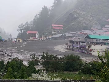 Desastre en los Himalayas: torrente de lodo arrasa pueblo en India y deja decenas de desaparecidos