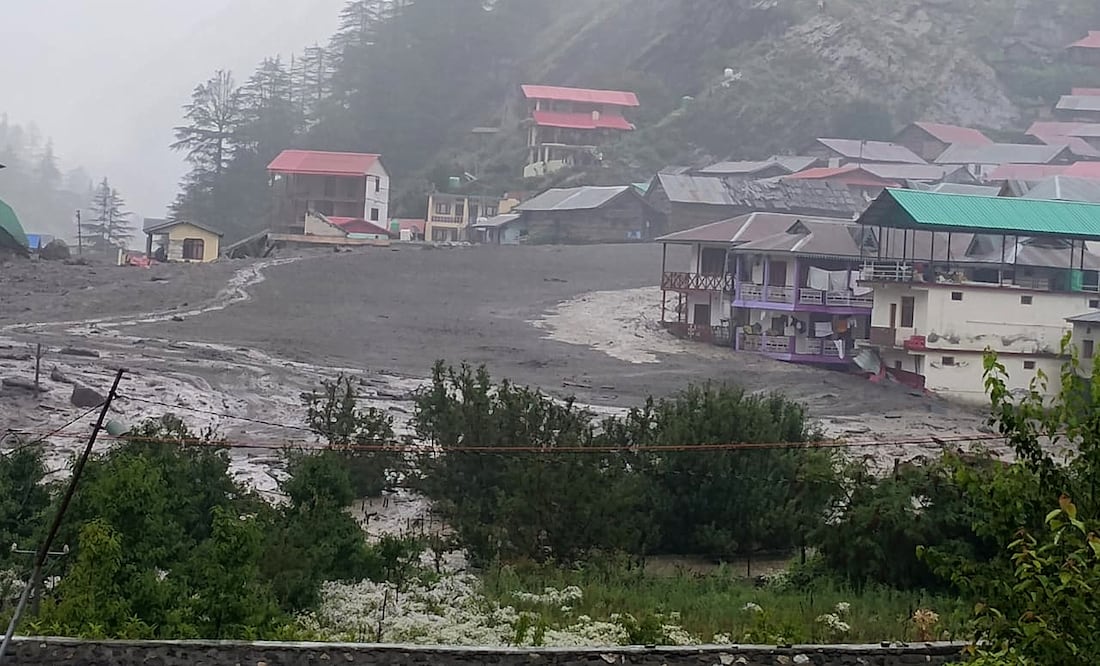 Desastre en los Himalayas: torrente de lodo arrasa pueblo en India y deja decenas de desaparecidos. Foto: EFE