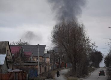 Fuerzas rusas toman aeropuerto militar, cerca de Kiev