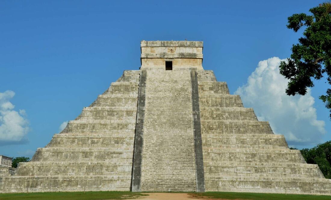 Hallan disco con jeroglíficos mayas en Chichén Itza, en el sureste de México Foto. EFE/Melitón Tápia/INAH
