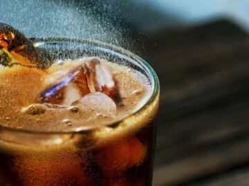 Vinculan edulcorantes de refrescos y dulces con mayor riesgo cáncer