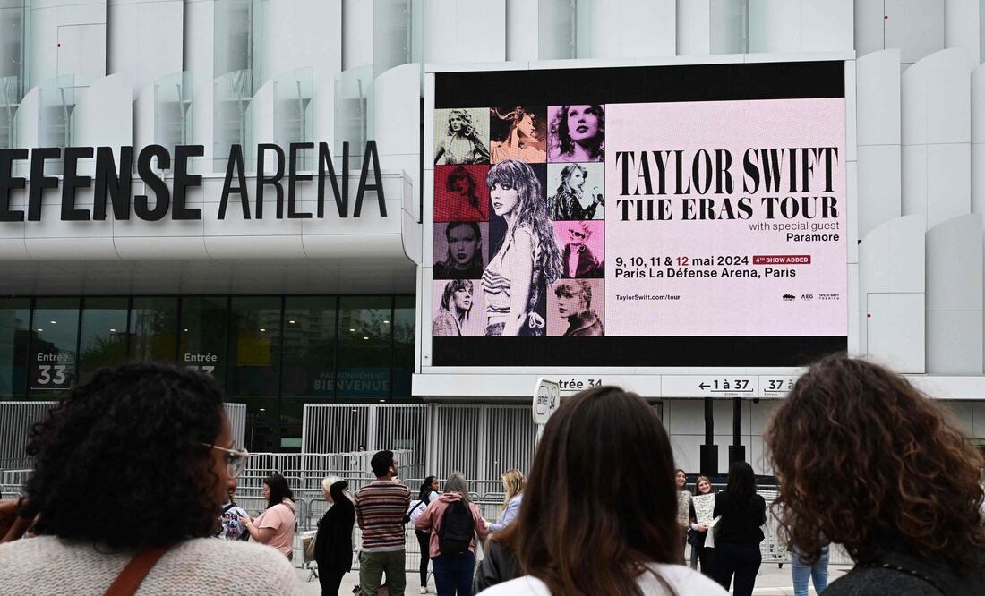 Swifties francesas levantan indignación por dejar a bebé en el suelo durante concierto de Taylor Swift. Foto: AFP