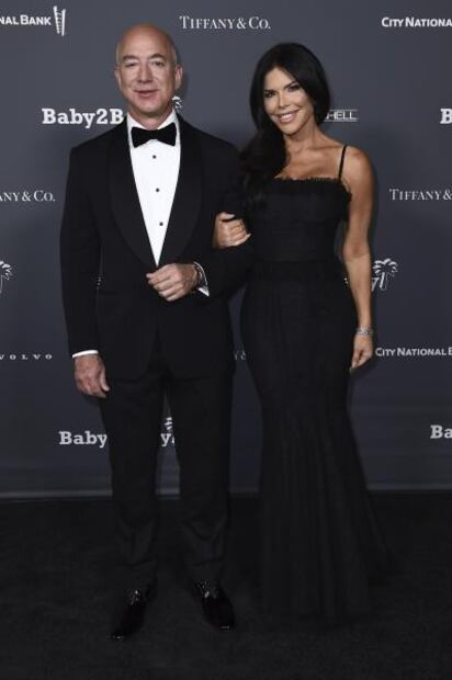 El vestido negro con el que “impactó” la novia de Jeff Bezos en LA