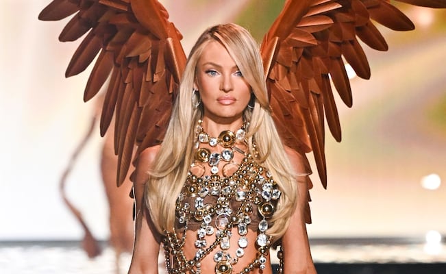 Candice Swanepoel eleva la temperatura en Instagram con sesión en microbikini