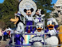 ¡Nuevos shows, comida, atracciones! Celebra así los 100 años de Disney en Disneyland Resort