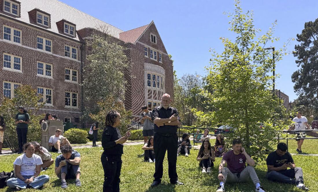 Tiroteo en Universidad Estatal de Florida deja al menos 6 heridos; hay un detenido. VIDEOS  (AP foto/Kate Payne)