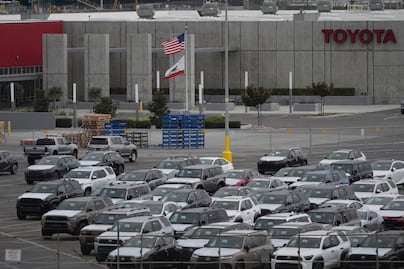 Precio de vehículos podrían aumentar hasta 15 mil dólares por aranceles de Trump