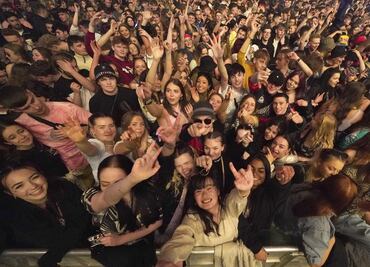 Concierto reúne a más de 5 mil personas sin cubrebocas