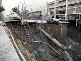 Gigantesco socavón en Bangkok obliga a evacuar hospital y suspende servicios médicos