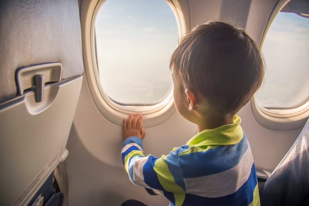 Una aerolínea de EE.UU. coloca en un vuelo equivocado a un niño que viajaba solo. Foto iStock / SPmemory