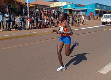 Rebecca Cheptegei, maratonista olímpica, muere tras brutal ataque de su pareja