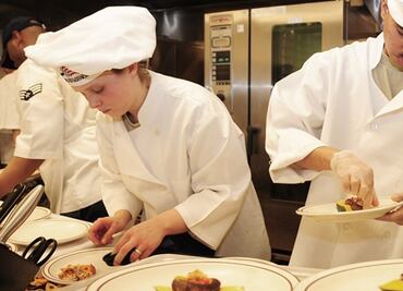 Ofrecen prácticas para alumnos de gastronomía mexicanos en Oklahoma