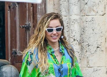 Miley Cyrus se luce con micro short en Miami