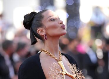 Bella Hadid se luce con lujosa lencería durante sesión fotográfica