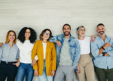 ¿A qué edad somos más felices? Harvard dice que no es durante la juventud