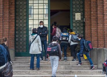 California sí exigirá cubrebocas a alumnos y maestros en las escuelas