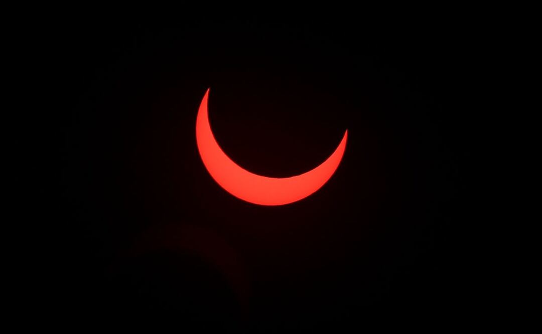 Eclipse solar anular inicia su trayectoria hoy, 14 de octubre de 2023, en Estados Unidos, México y Centroamérica. Foto:EFE/ Gustavo Amador