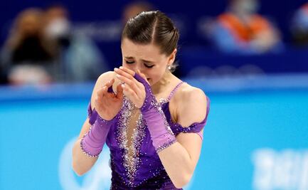 Pekín 2022. Kamila Valieva, entre lágrimas, camina hacia el oro olímpico