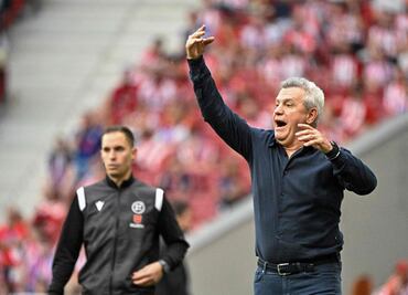 "Cuando surjan gritos racistas u homófobos, hay que parar e irnos", asegura Javier Aguirre