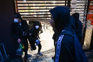 Saqueos en Francia: más de 3,000 comercios afectados; "Destrozaron todo"