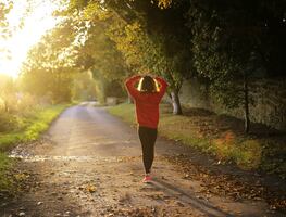 ¿Cuántas calorías se 'queman' al caminar, según Harvard?