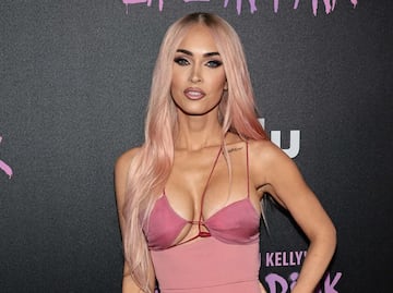 Megan Fox cautiva con top de escote arriesgado al buscar "novia"