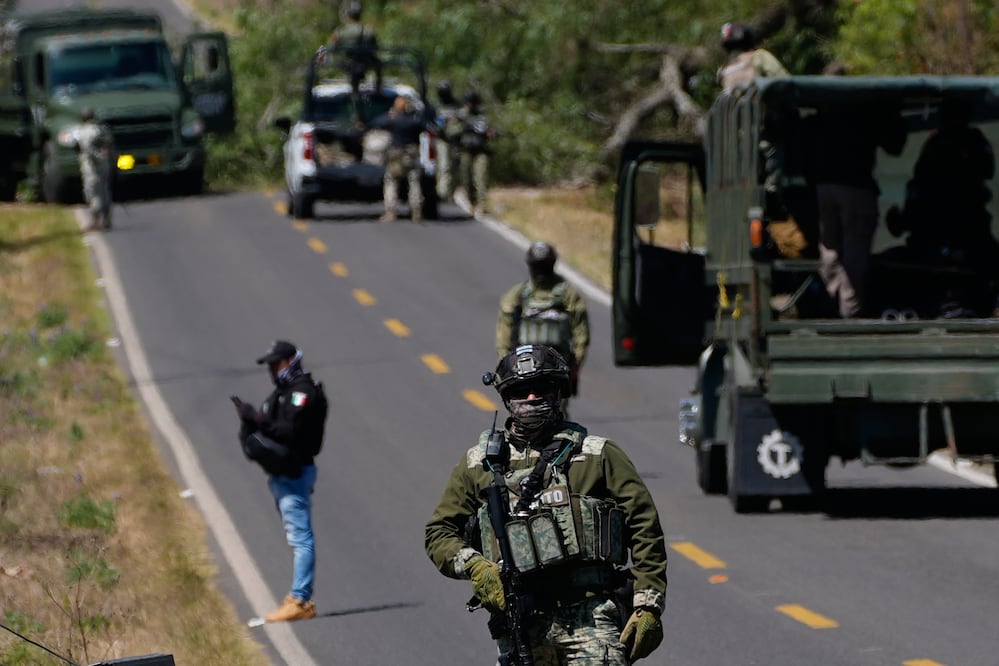 Defensa confirma militares hospitalizados en enfrentamientos con el CJNG tras la captura de "El Mencho". Foto: AP /Marco Ugarte
