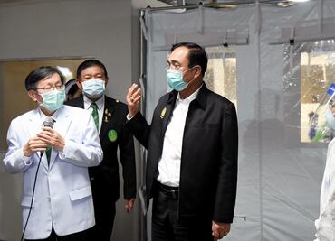 Multan a primer ministro de Tailandia por no usar cubrebocas en evento