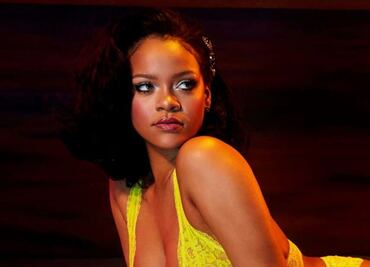 Los diminutos bóxers con los que Rihanna posó y presumió sus curvas de infarto en redes sociales