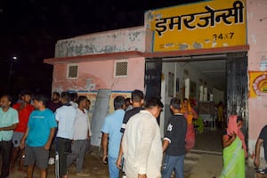 Casi 100 muertos en estampida en una ceremonia religiosa en la India