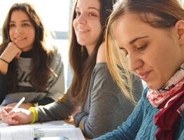 Hablar múltiples idiomas disminuye el riesgo de demencia