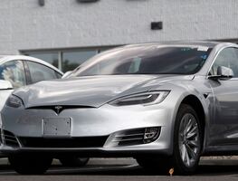 ‘Frenado fantasma’; dueños de Teslas demandan a empresa de Musk por fallas en frenos