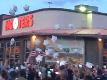 Lanzan globos blancos en memoria de víctimas del tiroteo en El Paso