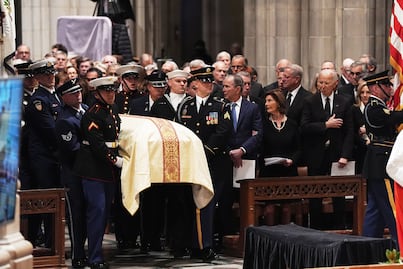 Trump, excluido del funeral de Dick Cheney: Biden, Bush y Harris sí asisten al último adiós del exvicepresidente