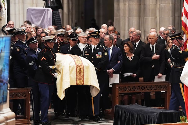 Trump, excluido del funeral de Dick Cheney: Biden, Bush y Harris sí asisten al último adiós del exvicepresidente