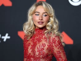 Sabrina Carpenter explota su belleza y deja sin aliento a sus fans en nueva sesión para Vogue Italia