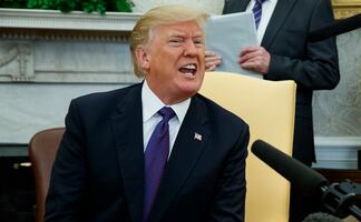 “Cobardes”, Trump critica a políticos que no quieren revelar su estatus de vacunación