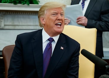 “Cobardes”, Trump critica a políticos que no quieren revelar su estatus de vacunación