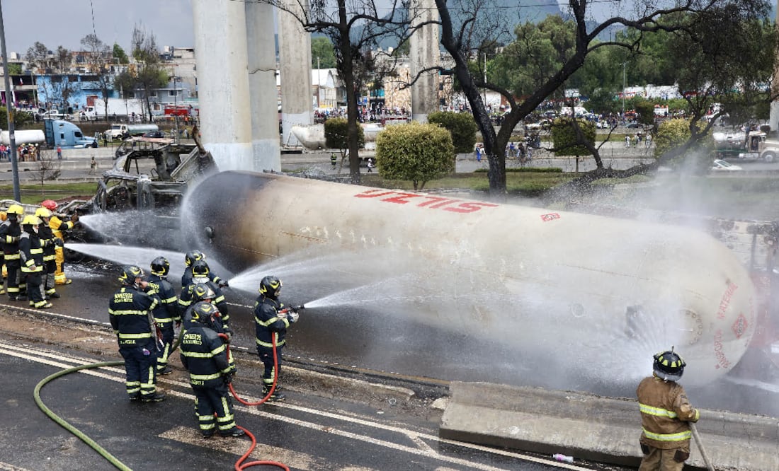 Empresa de pipa de gas que explotó en Iztapalapa activa pólizas de seguro; promete apoyo a víctimas del accidente Foto Valente Rosas / EL UNIVERSAL