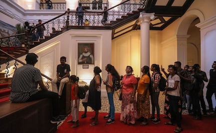 Sri Lanka. Largas filas aguardan para curiosear el palacio presidencial (fotos)