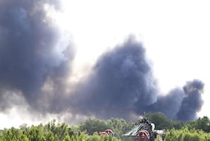Icónico escenario de Tomorrowland se incendia antes del festival de música electrónica. VIDEOS