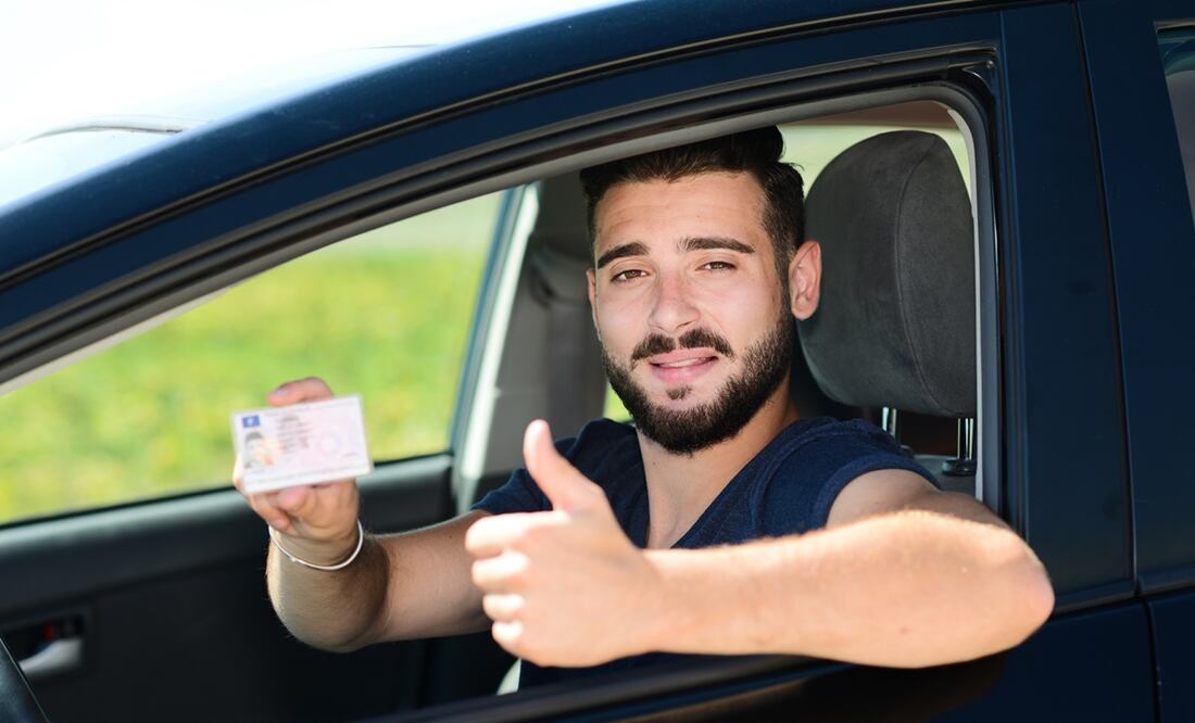 Renueva tu licencia de conducir con 50% de descuento. Dónde y requisitos. Foto: iStock / JPWALLET