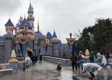 Piden a turistas no gritar en atracciones de parques temáticos de California